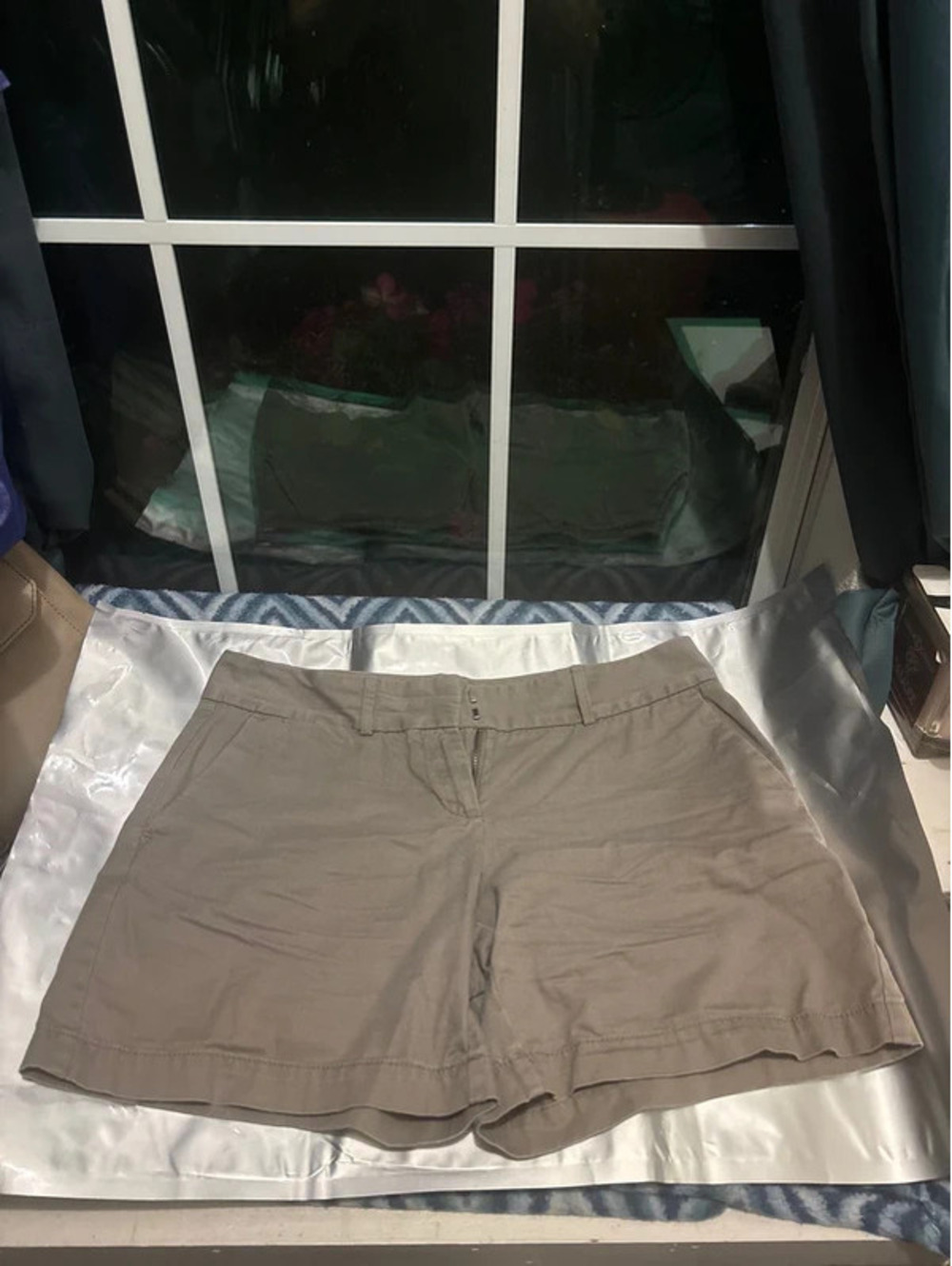 Ann Taylor Loft size 4 khaki casual shorts